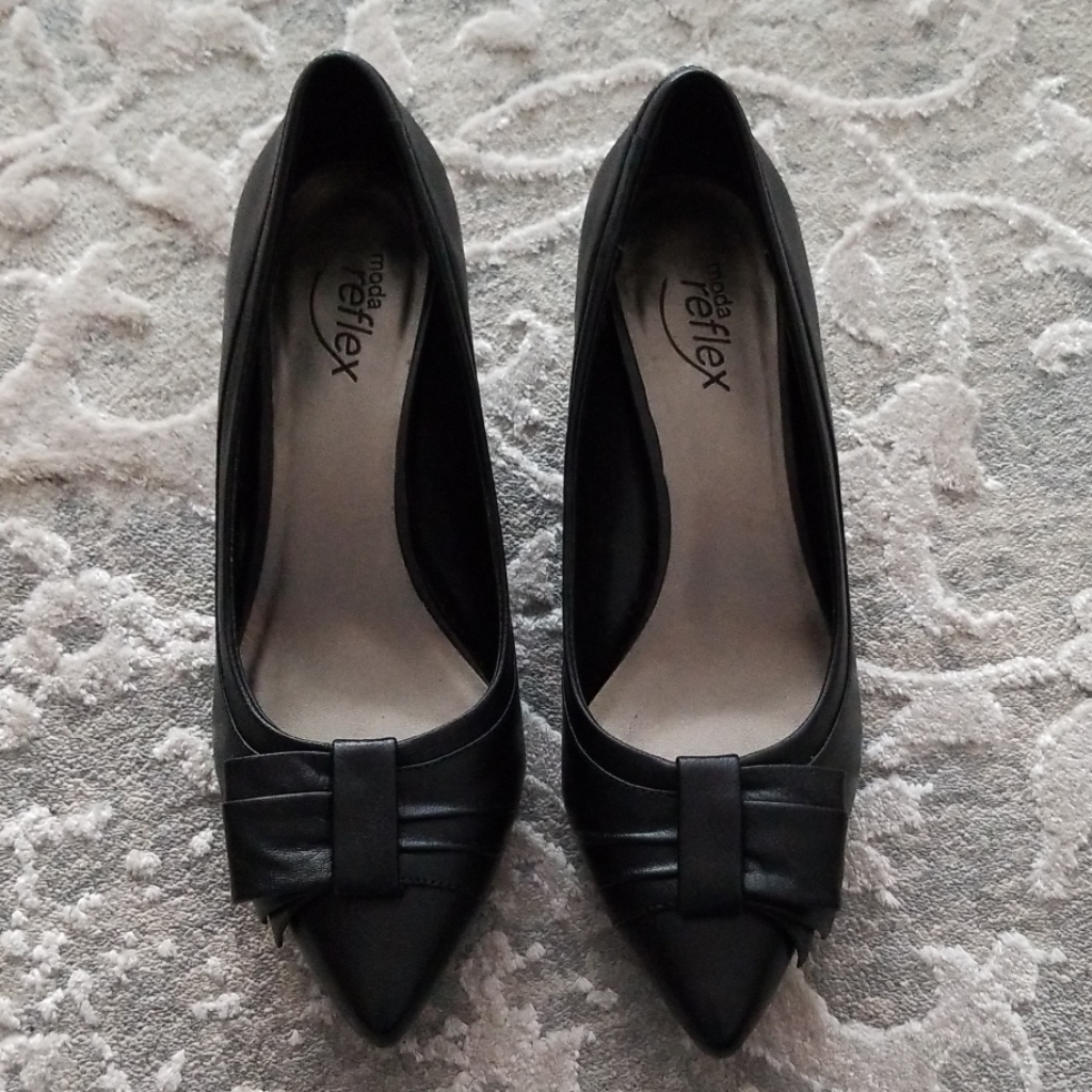 Black Bow Pumps